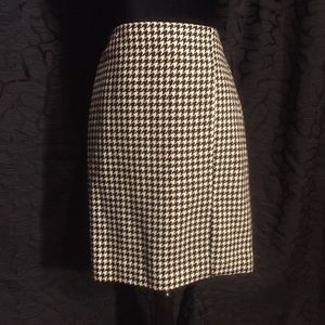 White house black market pencil Skirt houndstooth